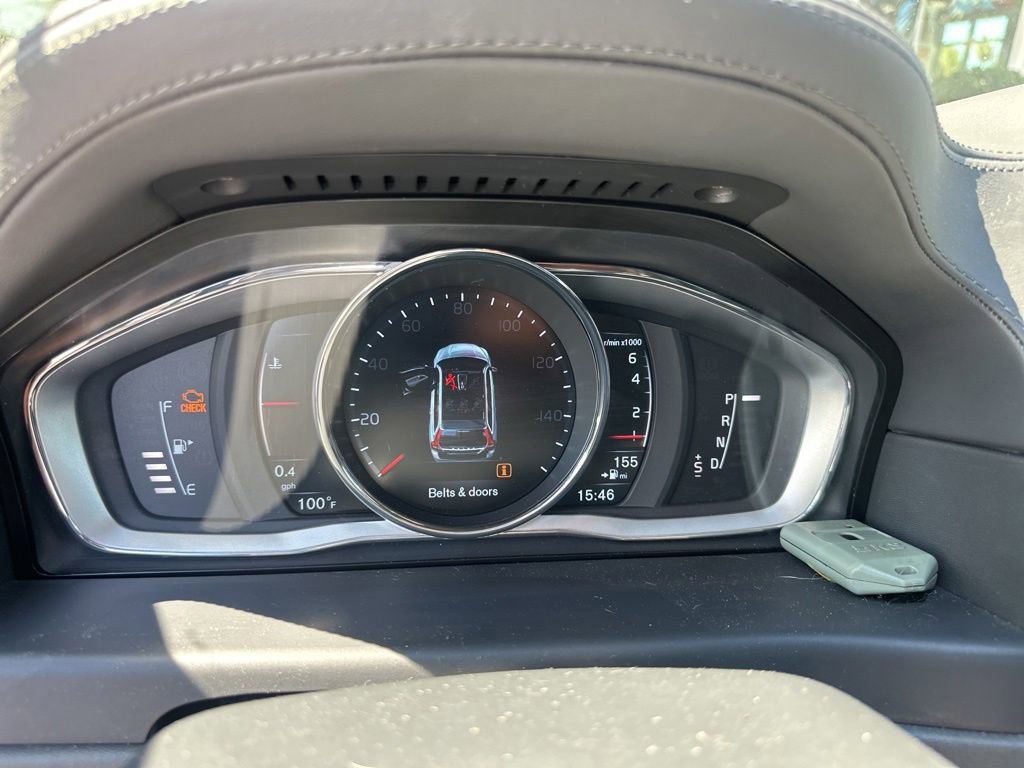 Used 2016 Volvo XC70 T5 Premier w/ Proximity Package FWD image 6