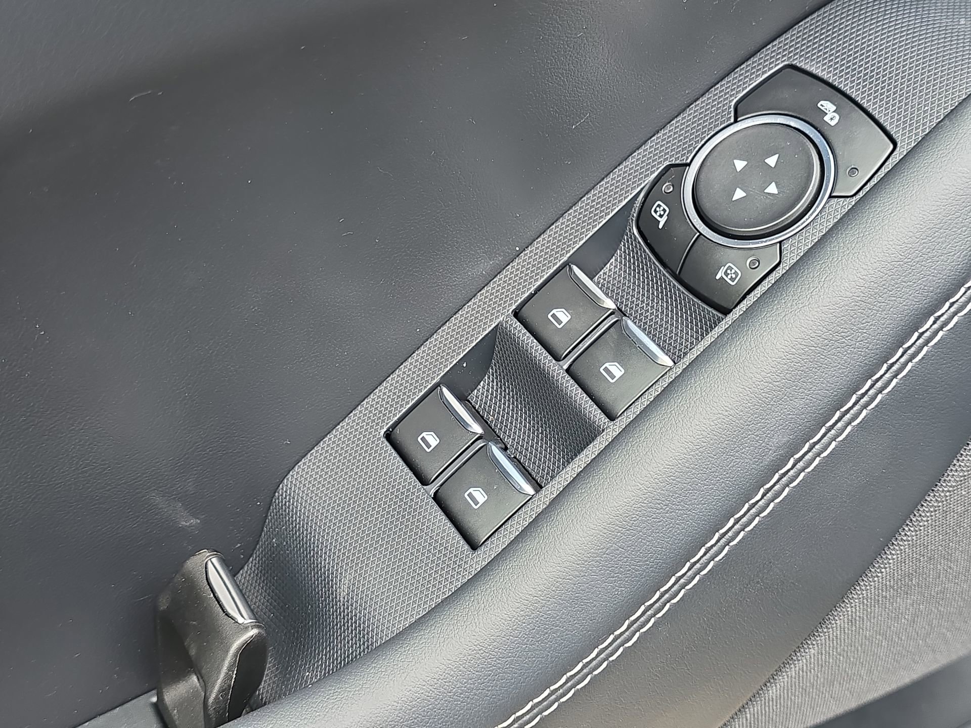 Used 2025 Ford Mustang Mach-E Select AWD/4WD image 13