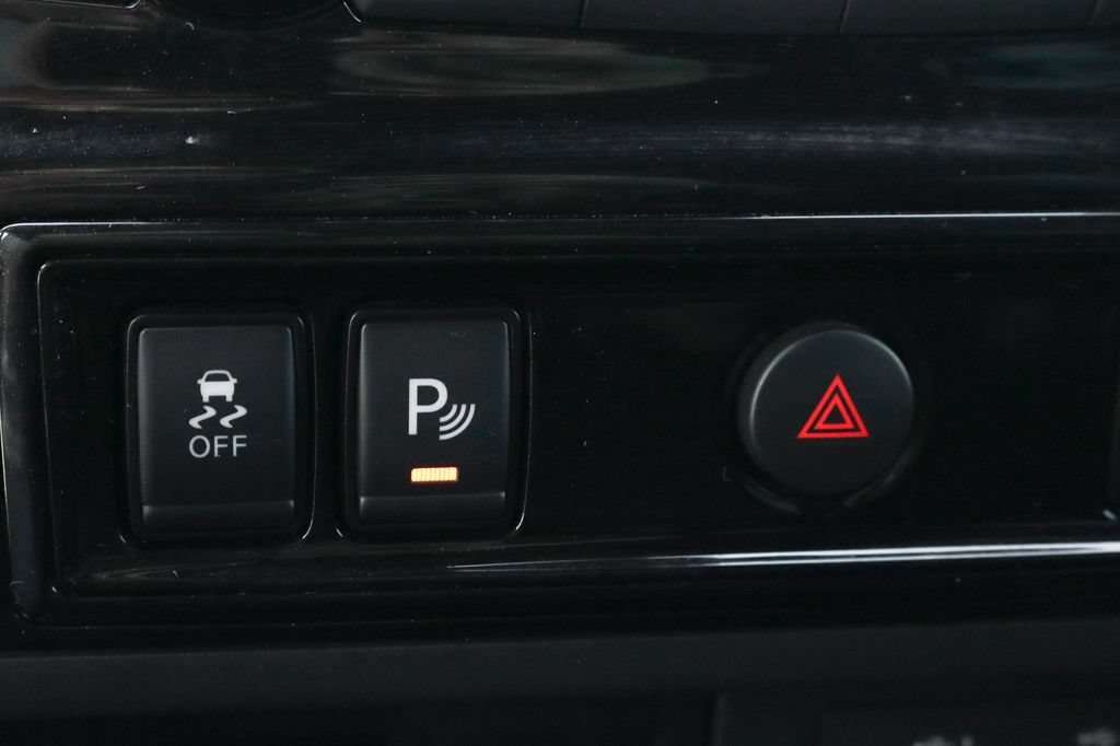 Used 2024 Nissan Titan PRO-4X w/ Pro-4x Utility Package AWD/4WD image 37