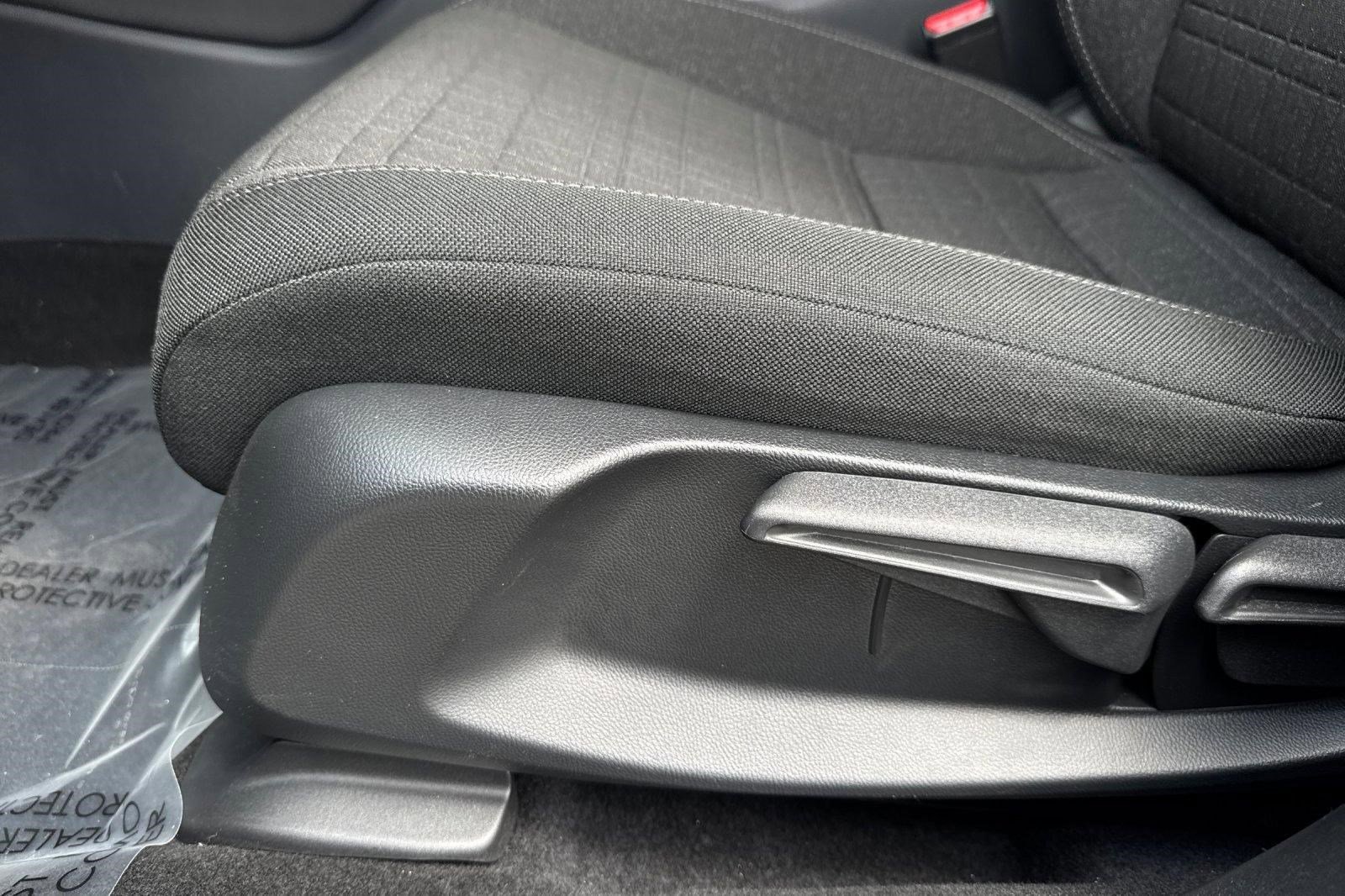 Certified 2025 Honda HR-V LX image 14