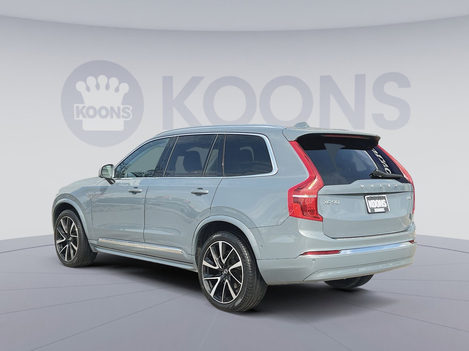 Certified 2023 Volvo XC90 B5 Plus w/ Protection Package Premier image 4
