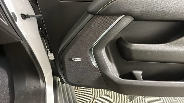 Used 2022 GMC Yukon XL AT4 AWD/4WD image 31