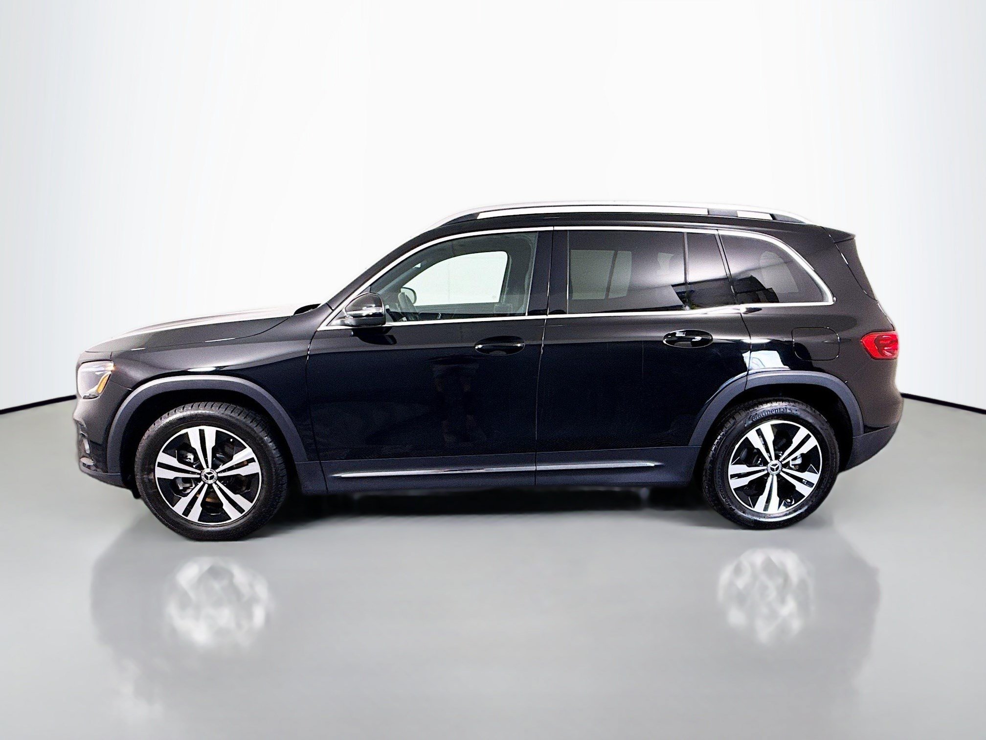 Used 2025 Mercedes-Benz GLB 250 image 6