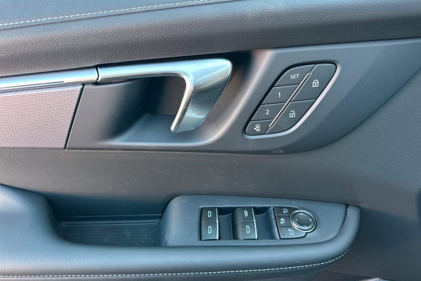 New 2026 Buick Enclave Sport Touring w/ Power Package FWD image 9