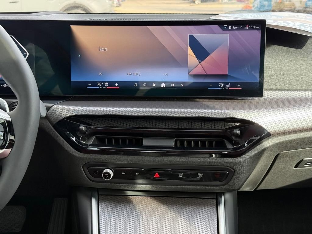 Used 2025 BMW 330i xDrive Sedan w/ Premium Package image 11