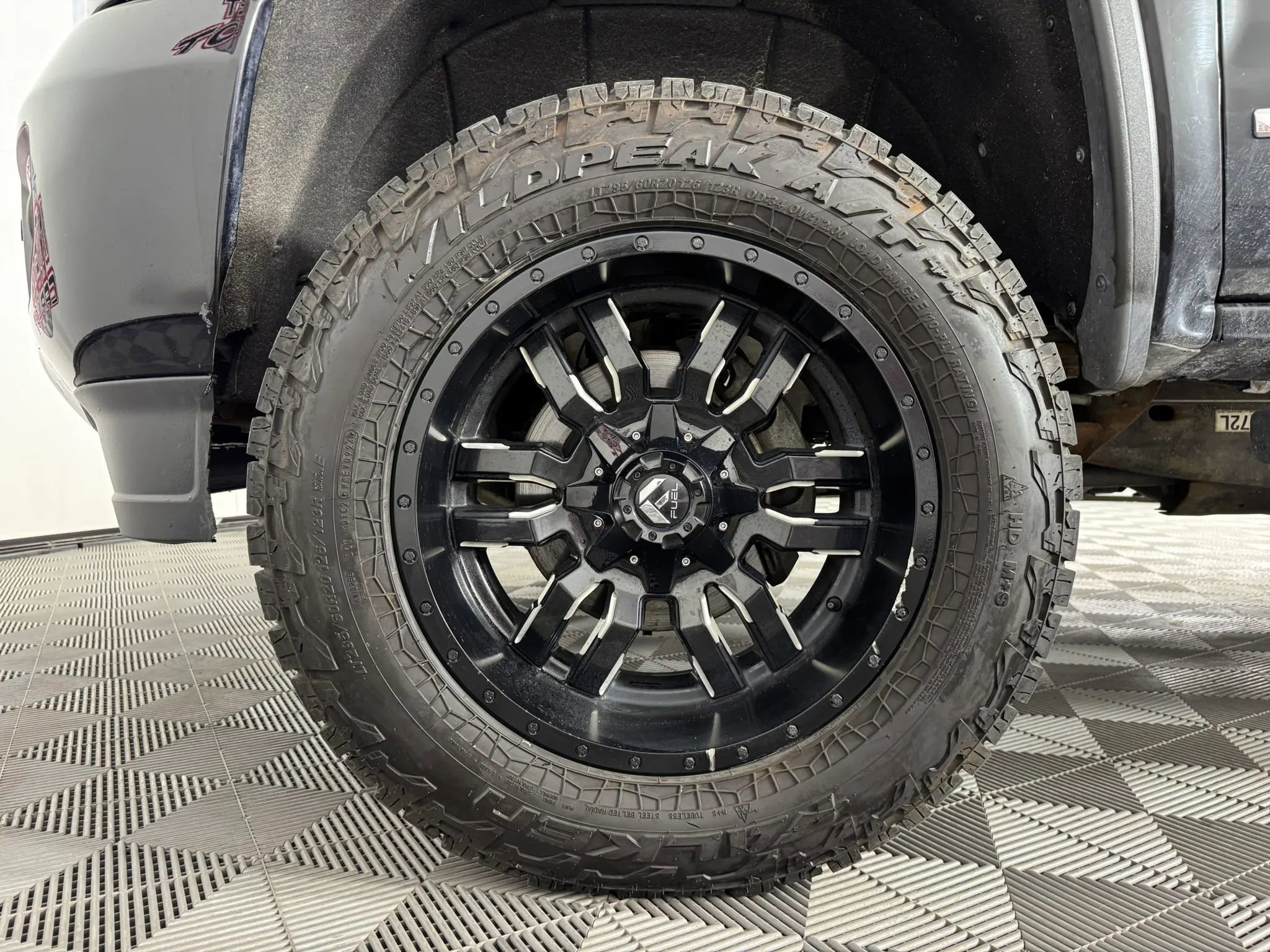 Used 2019 GMC Sierra 2500 Denali w/ Duramax Plus Package AWD/4WD image 45