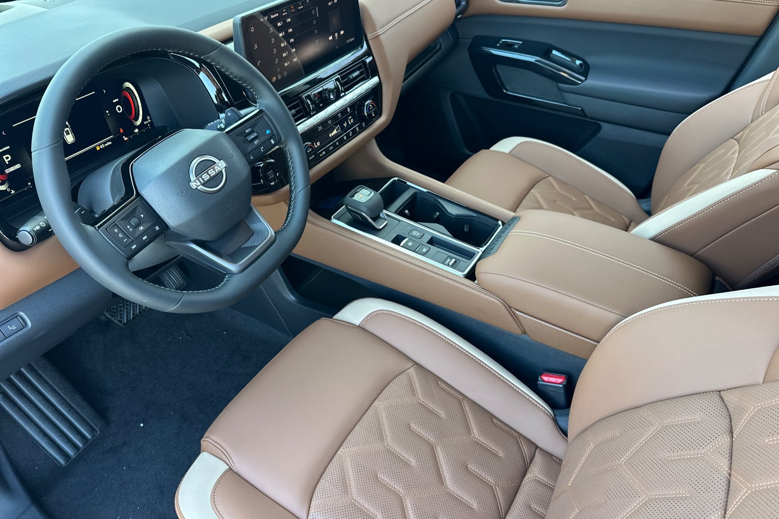 New 2026 Nissan Pathfinder Platinum FWD image 7