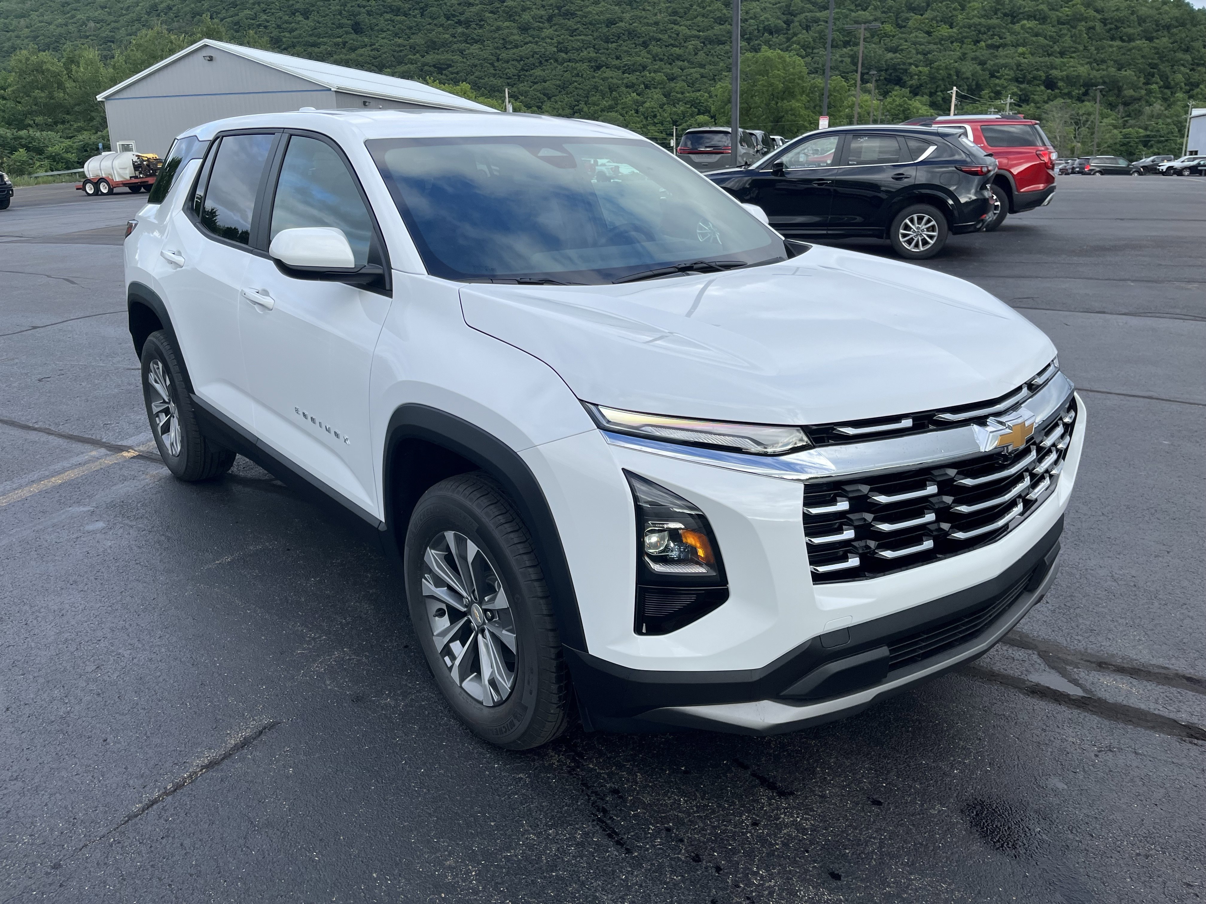 New 2026 Chevrolet Equinox LT image 3