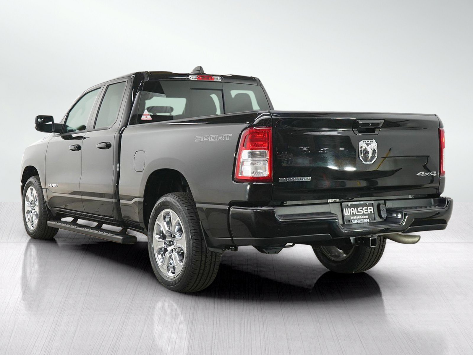 Used 2023 RAM 1500 Big Horn AWD/4WD image 3