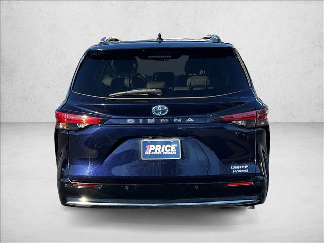 Used 2021 Toyota Sienna Limited image 6