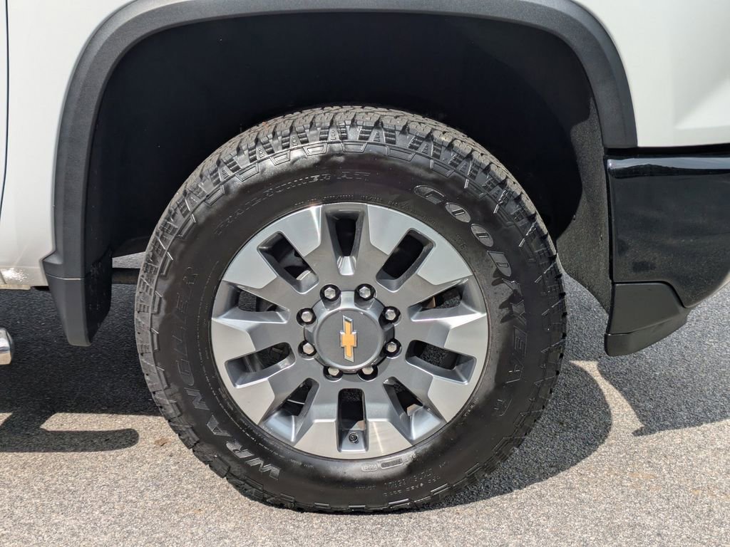 Used 2024 Chevrolet Silverado 2500 Custom w/ Custom Value Package AWD/4WD image 12