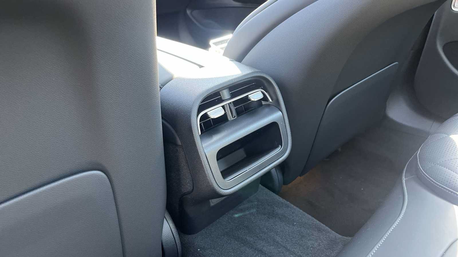 New 2026 Mercedes-Benz E 350 4MATIC Sedan image 36