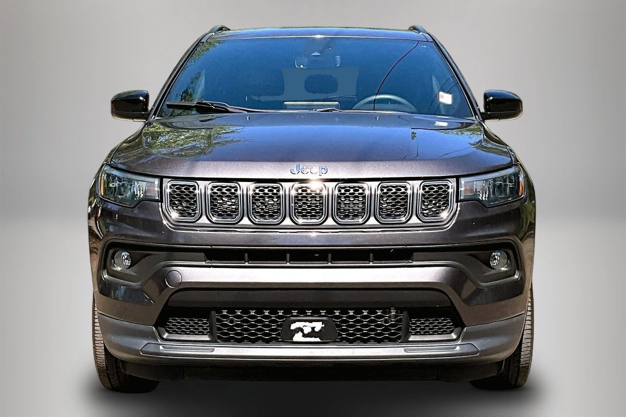 Used 2023 Jeep Compass Latitude AWD/4WD image 3