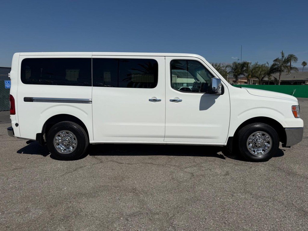Used 2015 Nissan NV 3500 SV w/ Technology Package RWD image 4