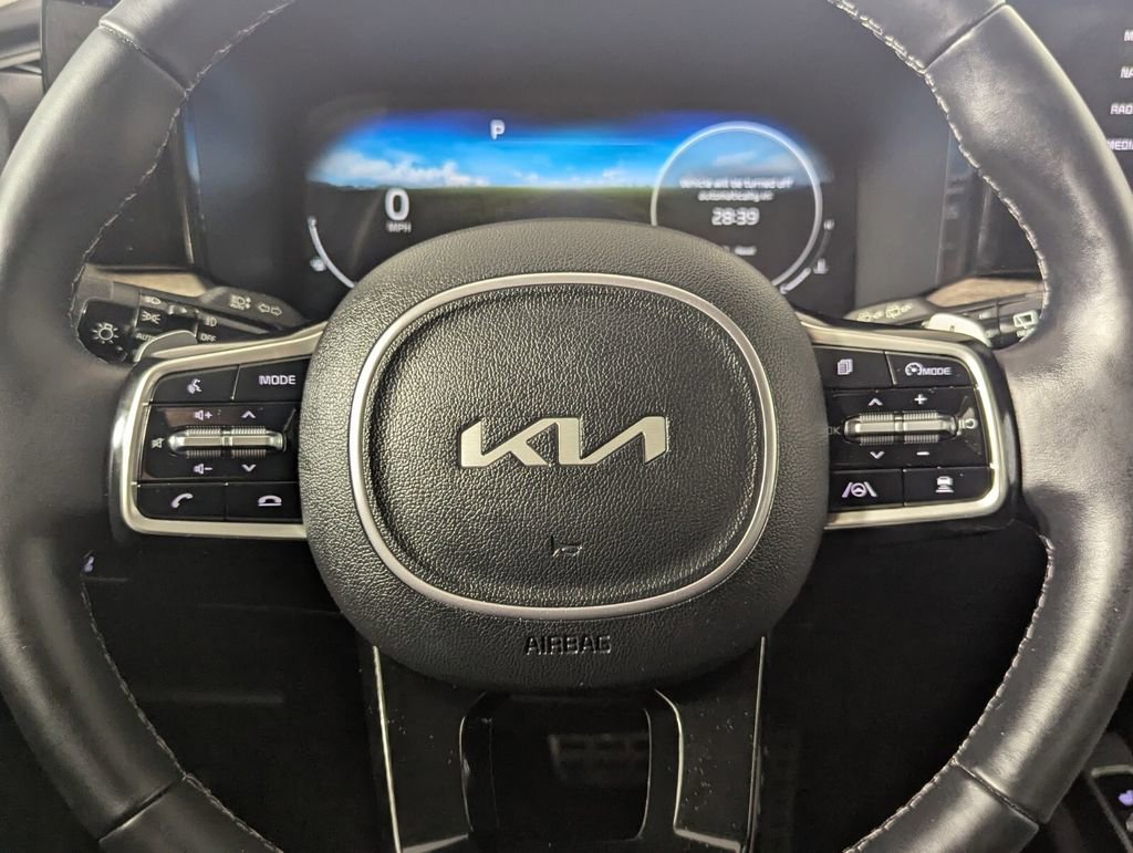 Used 2022 Kia Sorento SX Prestige AWD/4WD image 16