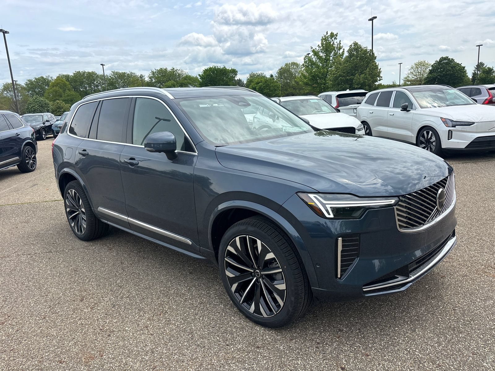 New 2026 Volvo XC90 B6 Ultra w/ Protection Package Premier AWD/4WD image 3