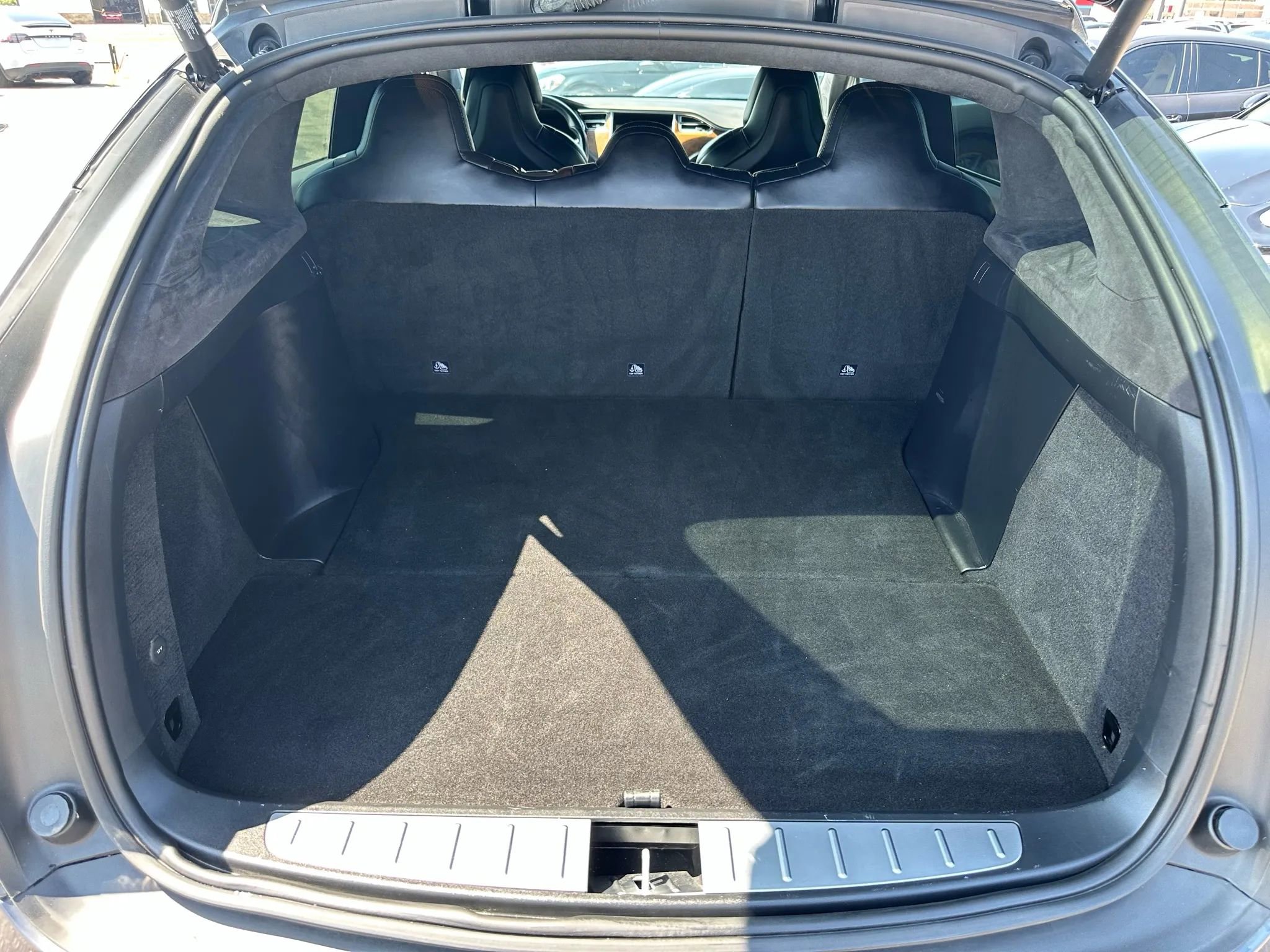 Used 2018 Tesla Model X 75D image 28