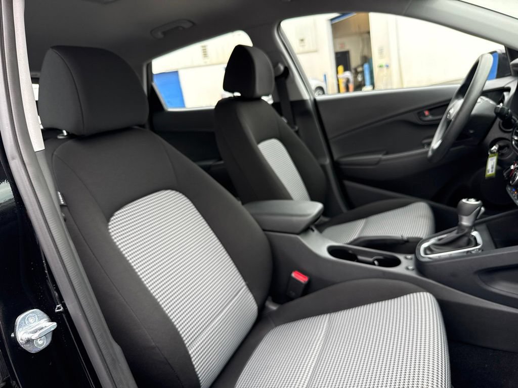 Used 2023 Hyundai Kona SE AWD/4WD image 32