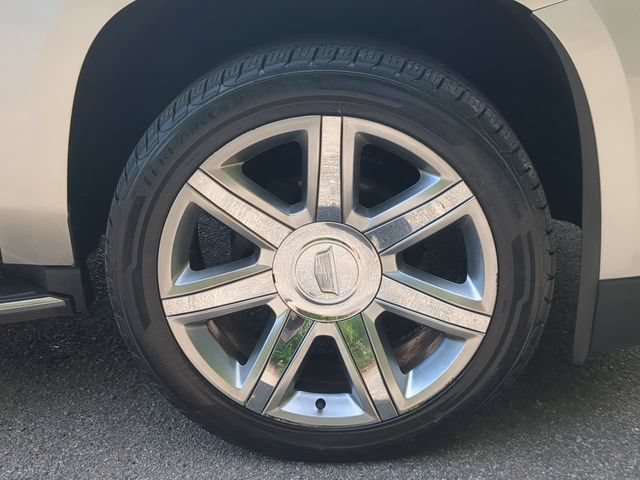 Used 2020 Cadillac Escalade Luxury AWD/4WD image 10
