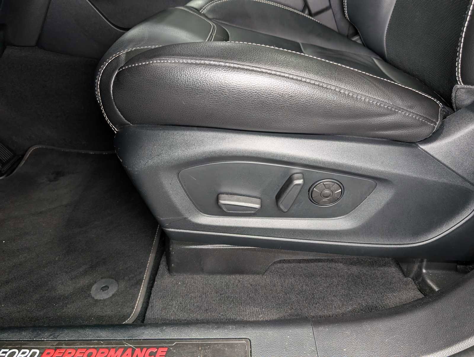 Used 2022 Ford Explorer ST w/ ST Street Pack AWD/4WD image 41