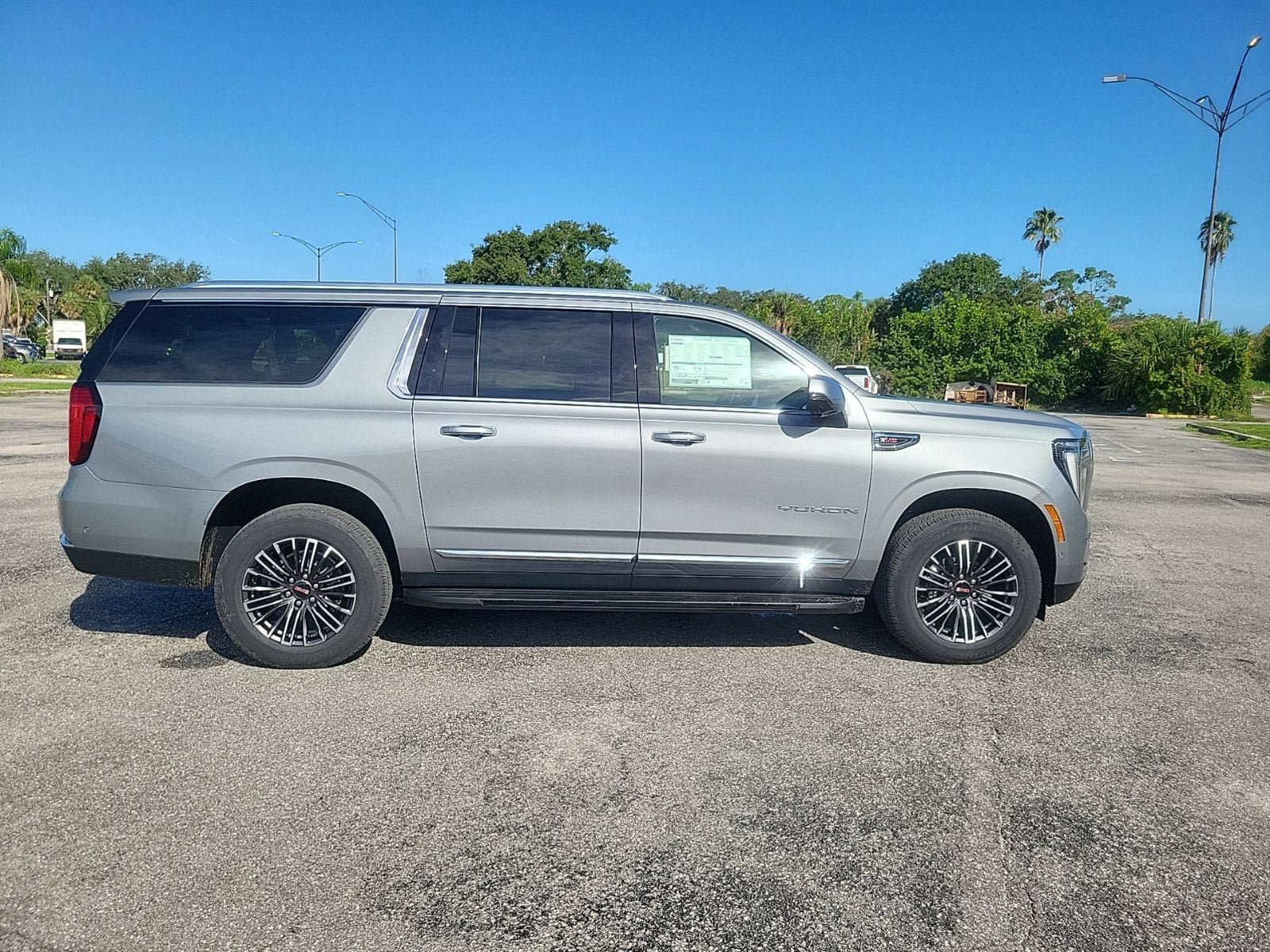 New 2026 GMC Yukon XL Elevation w/ Elevation Premium Package AWD/4WD image 4