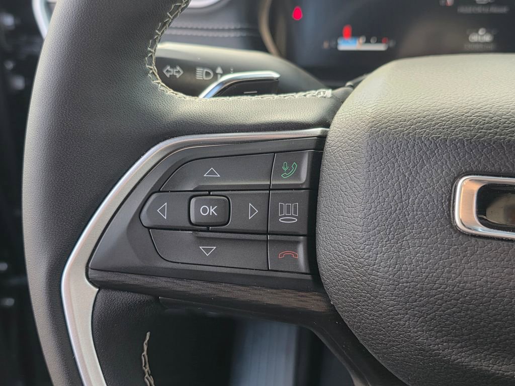 Used 2024 Jeep Grand Cherokee L Altitude image 16