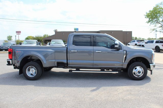 New 2026 Ford F350 Lariat image 3