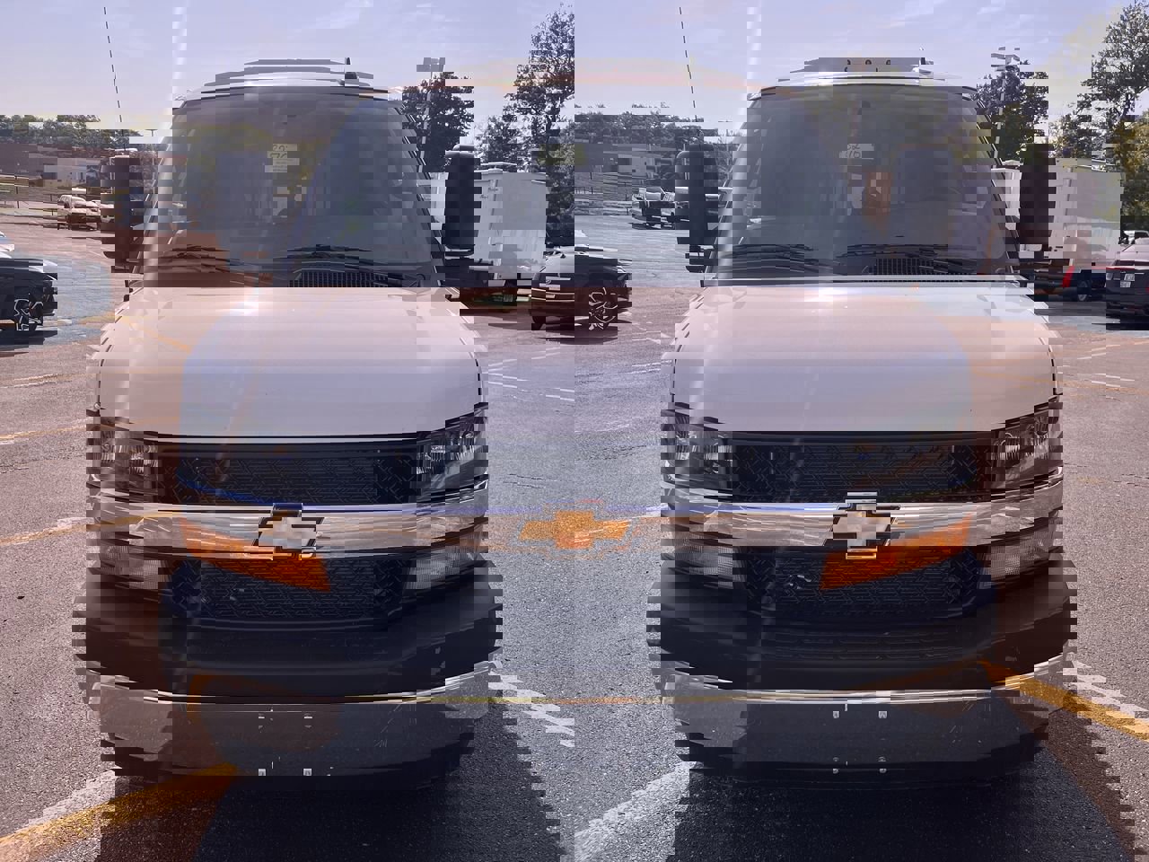 New 2025 Chevrolet Express 3500 w/ Power Convenience Package image 22