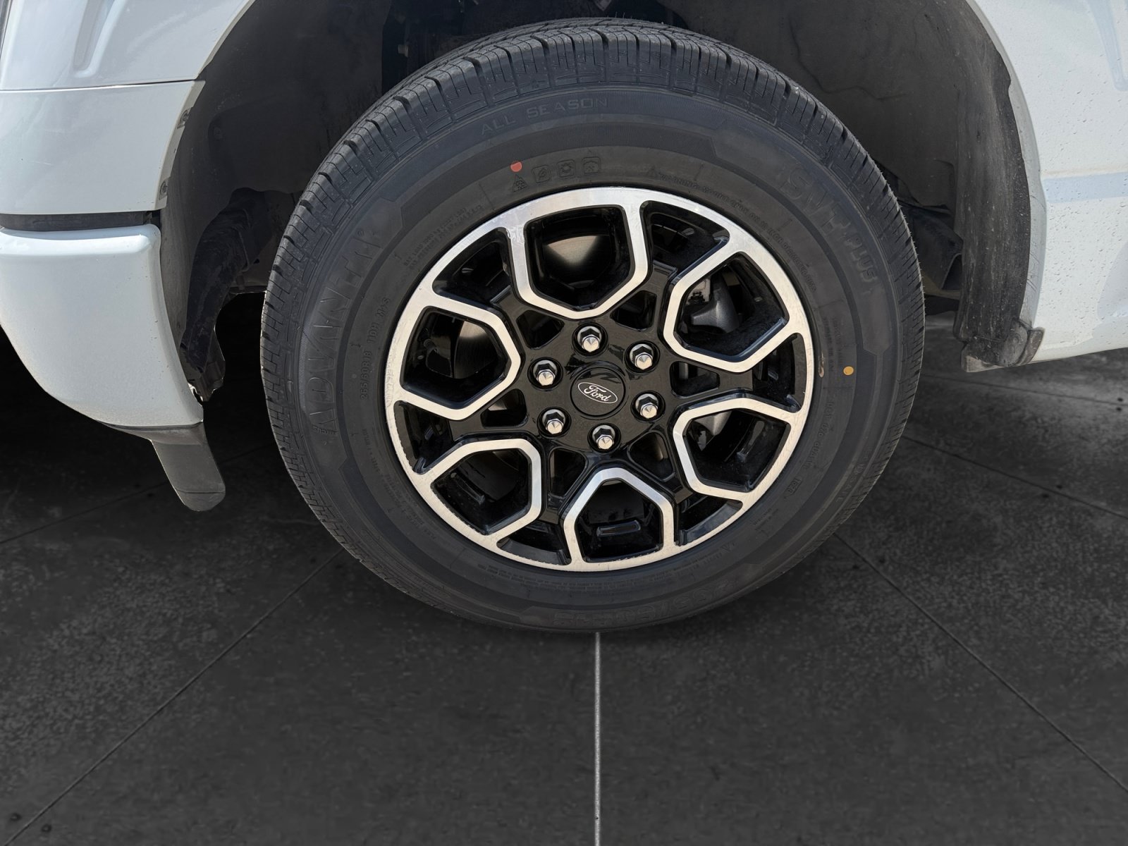Used 2022 Ford F150 XL w/ STX Appearance Package RWD image 9