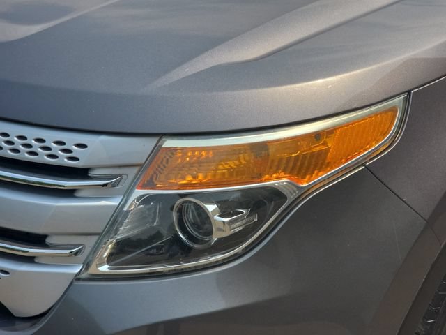 Used 2014 Ford Explorer XLT w/ Equipment Group 202A AWD/4WD image 32