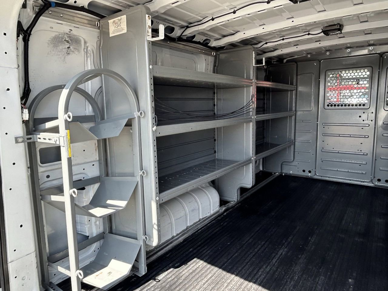 Used 2021 Nissan NV 2500 S image 15