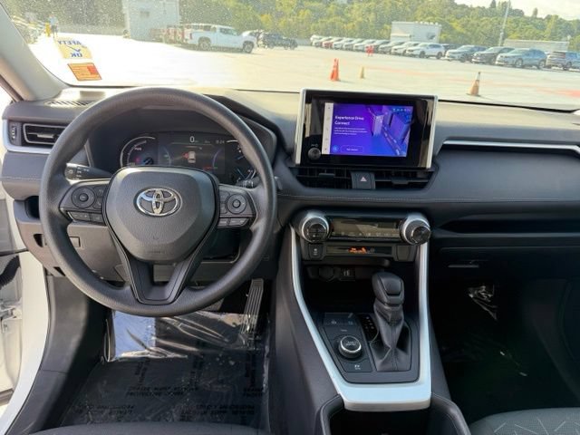 Used 2025 Toyota RAV4 XLE AWD/4WD image 16