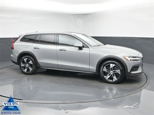 Used 2024 Volvo V60 B5 Cross Country Plus