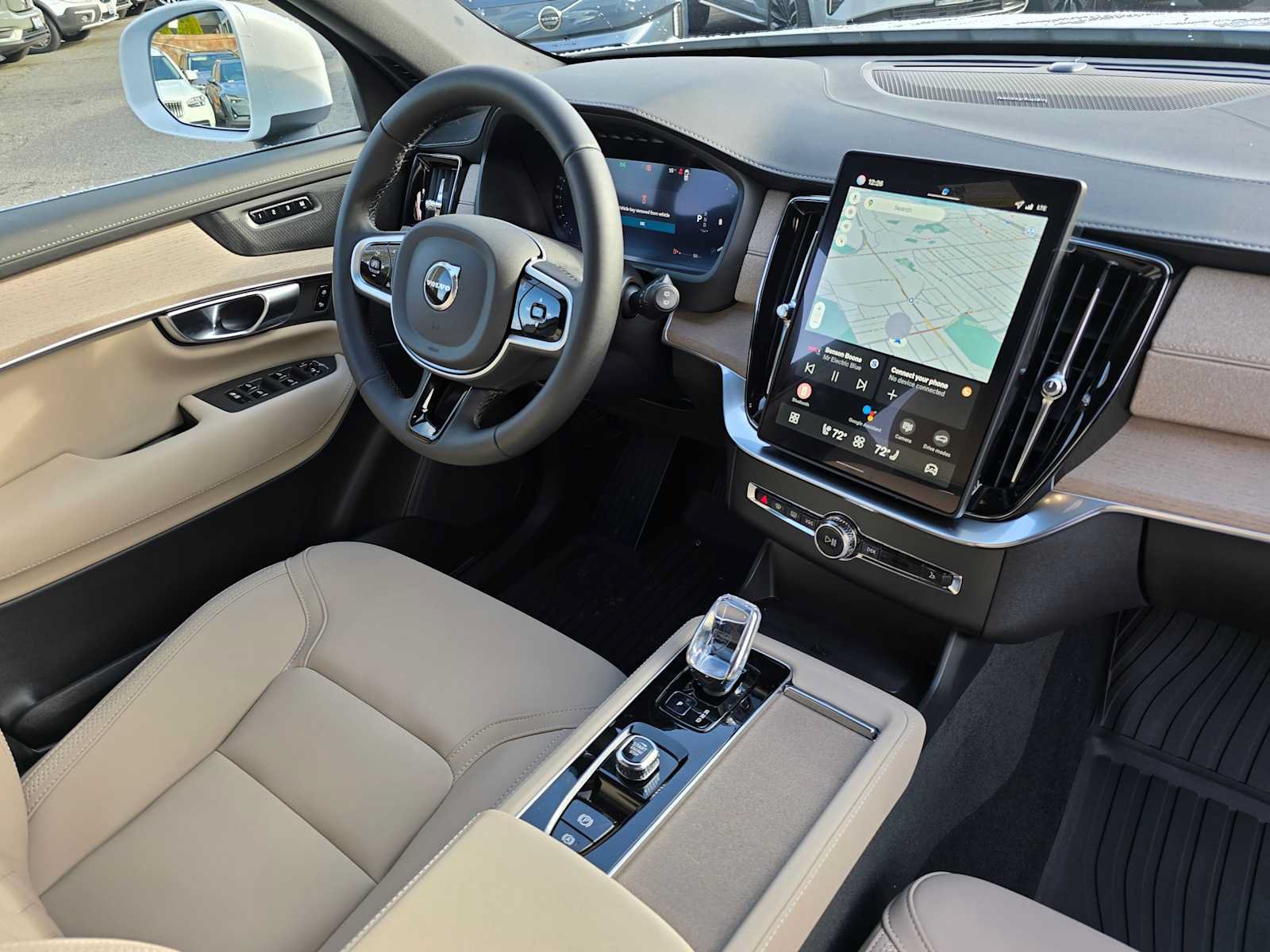New 2026 Volvo XC90 B6 Plus w/ Protection Package Premier AWD/4WD image 18