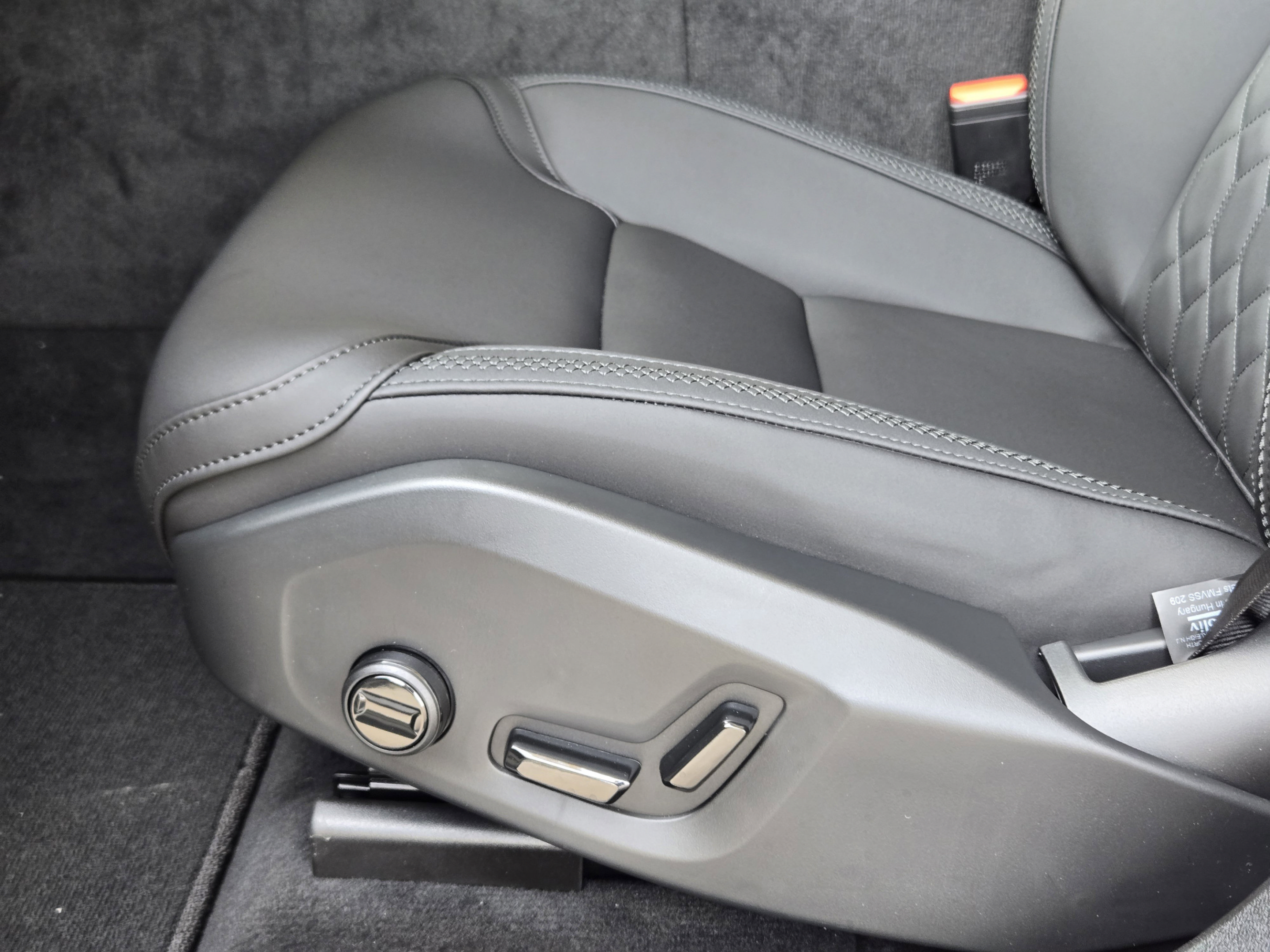 New 2026 Volvo XC60 B5 Core AWD/4WD image 20