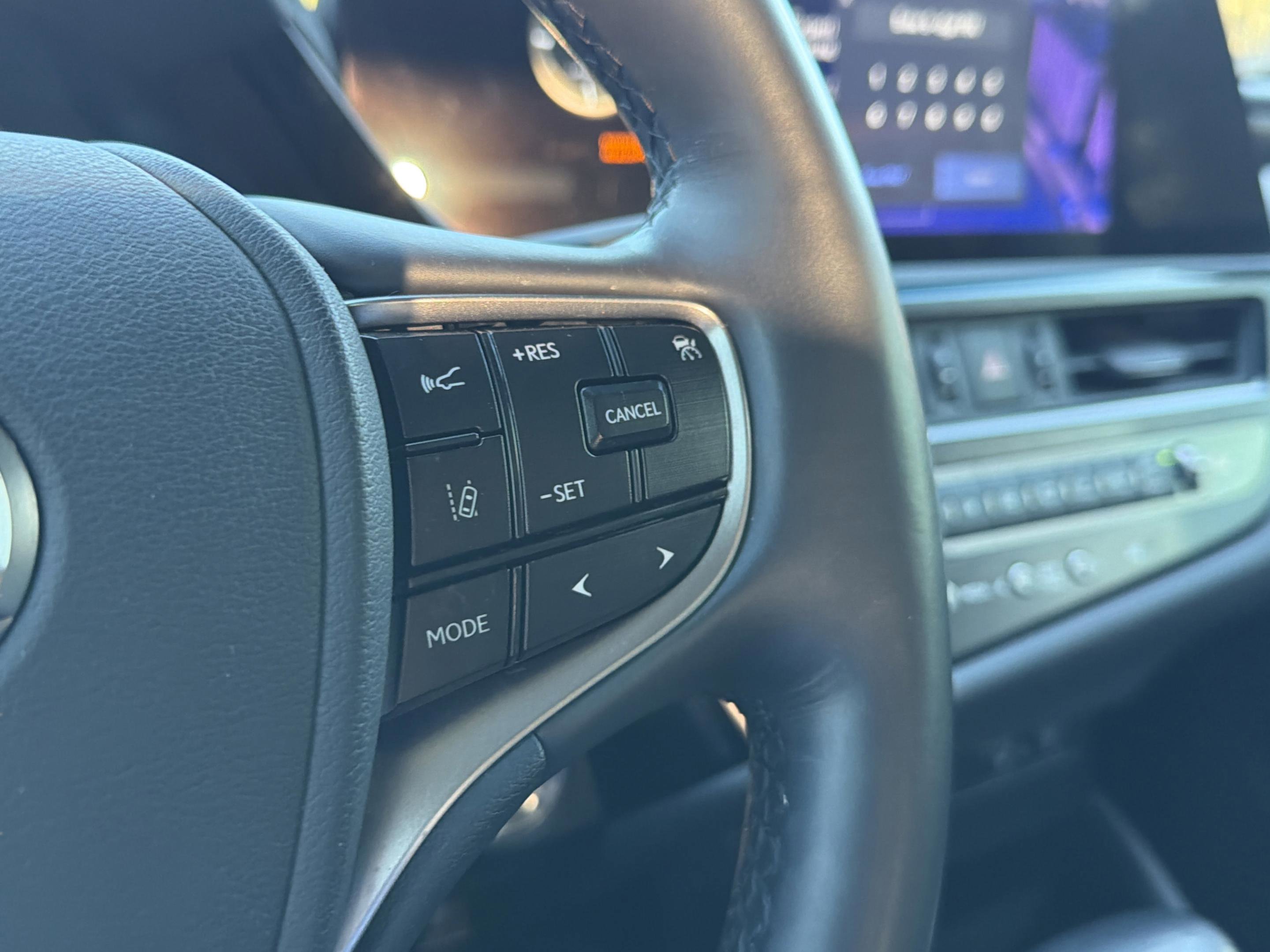 Used 2024 Lexus ES 350 w/ Premium Package image 12