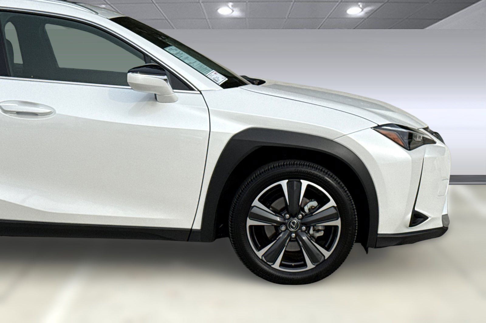 Certified 2025 Lexus UX 300h FWD w/ Accessory Package (Z2) image 35