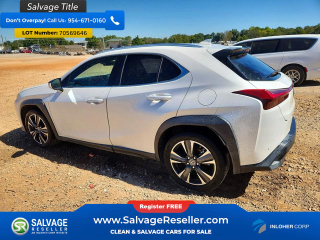 Used 2022 Lexus UX 200 w/ Accessory Package (Z1) FWD image 3