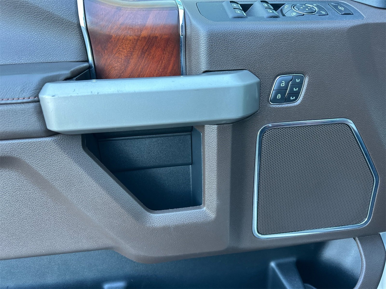 Used 2020 Ford F350 King Ranch image 11