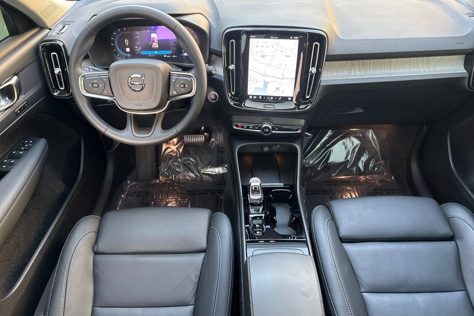 Used 2024 Volvo XC40 B5 Plus w/ Climate Package image 14