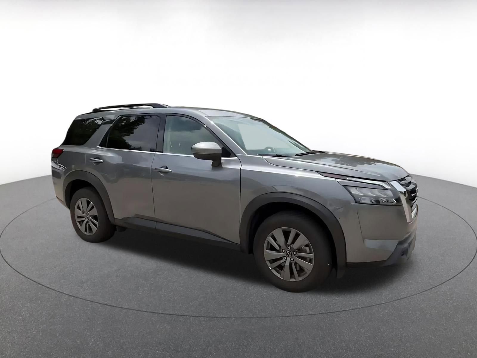 Used 2025 Nissan Pathfinder SV AWD/4WD image 2