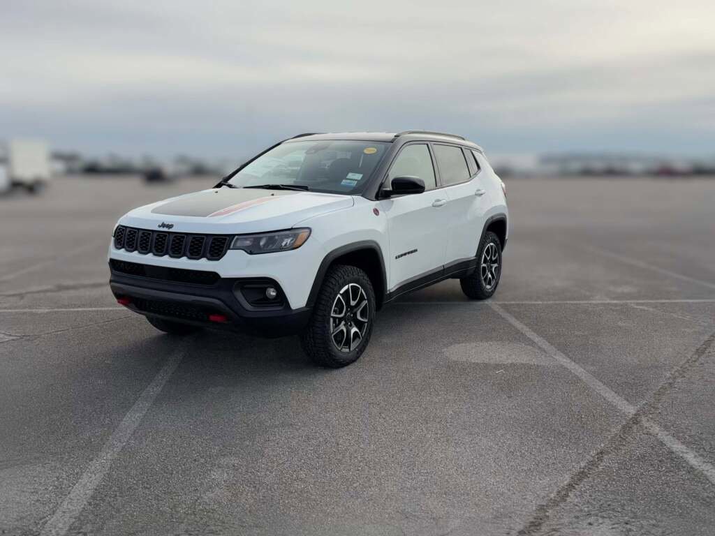New 2026 Jeep Compass Trailhawk image 3