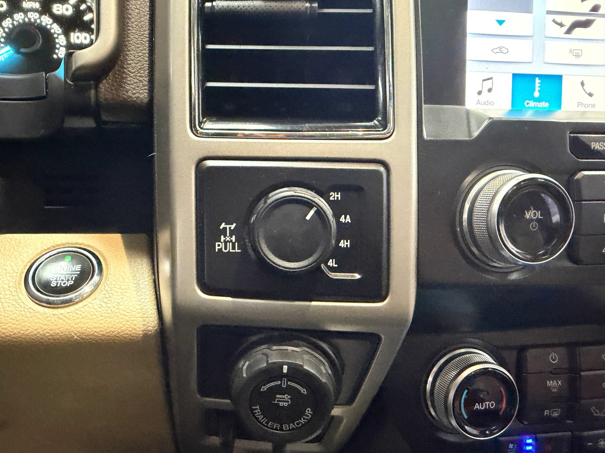 Used 2019 Ford F150 Lariat w/ Equipment Group 502A Luxury AWD/4WD image 36