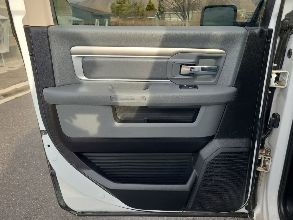 Used 2018 RAM 1500 Classic SLT image 29