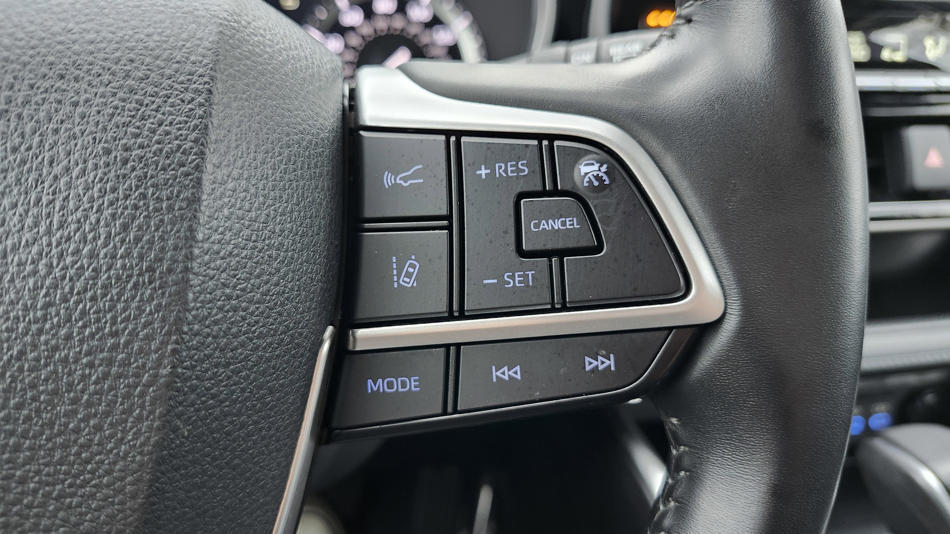 Used 2022 Toyota Highlander XLE image 38