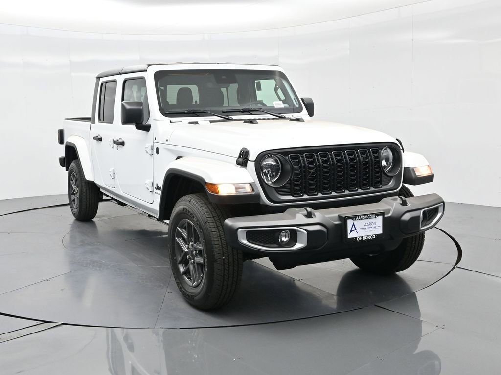 New 2025 Jeep Gladiator Sport image 4