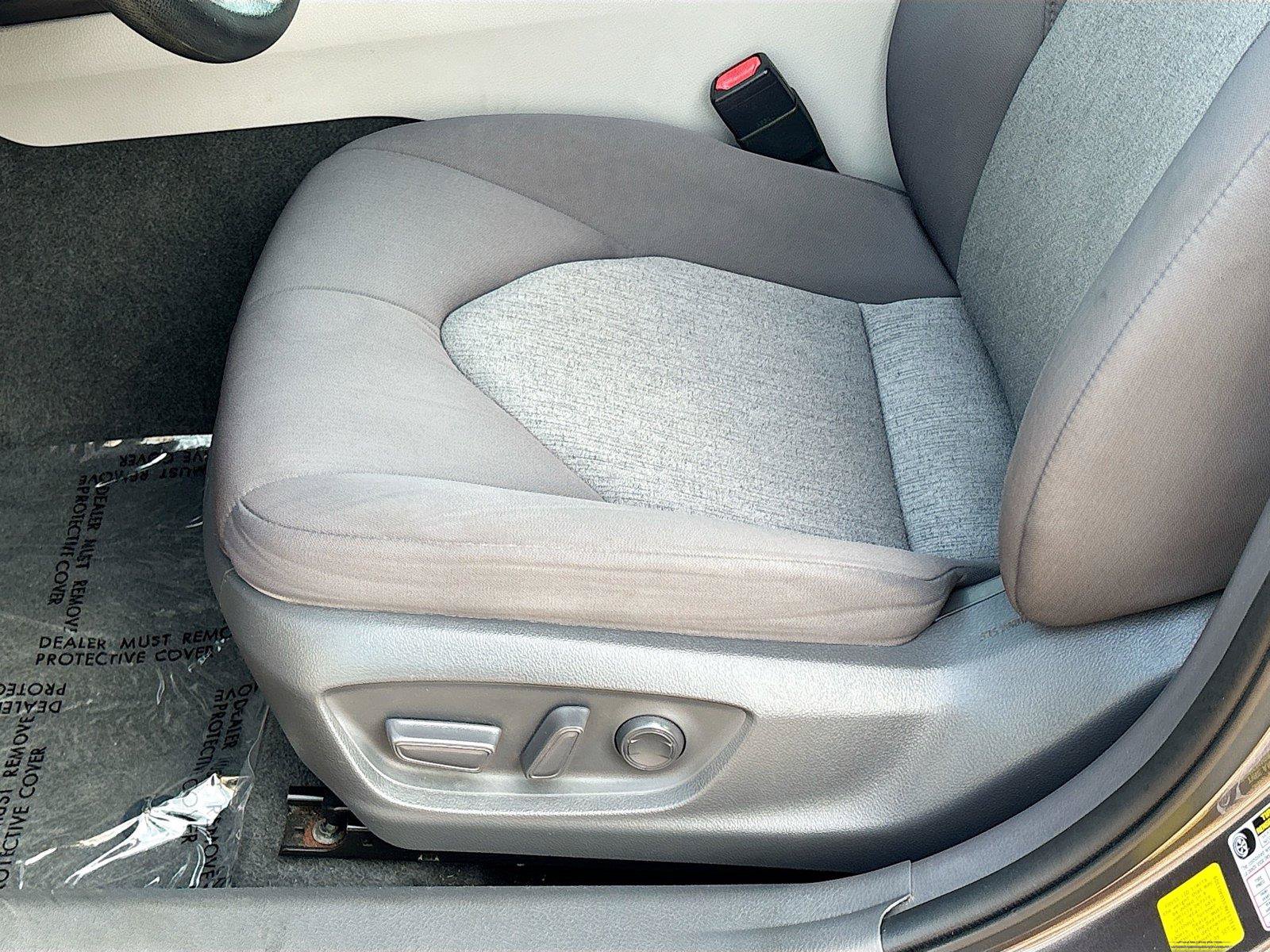 Used 2020 Toyota Camry LE FWD image 18