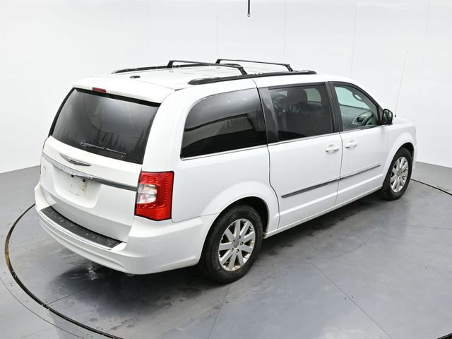 Used 2015 Chrysler Town & Country Touring image 23
