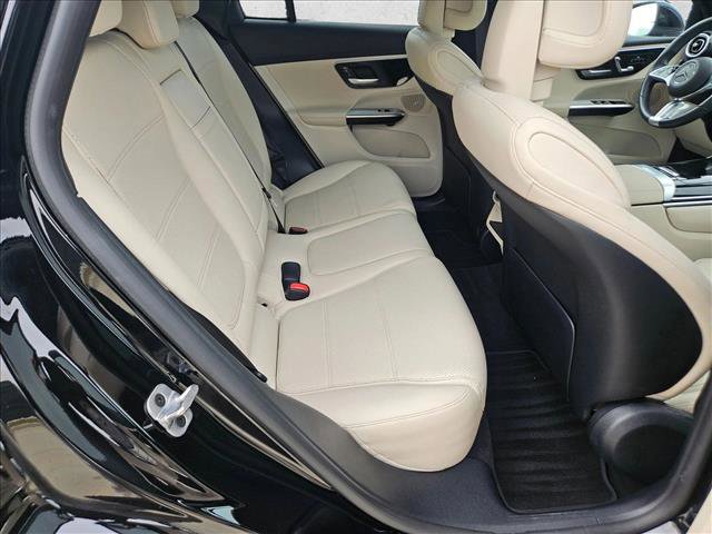 Used 2024 Mercedes-Benz GLC 300 4MATIC image 19