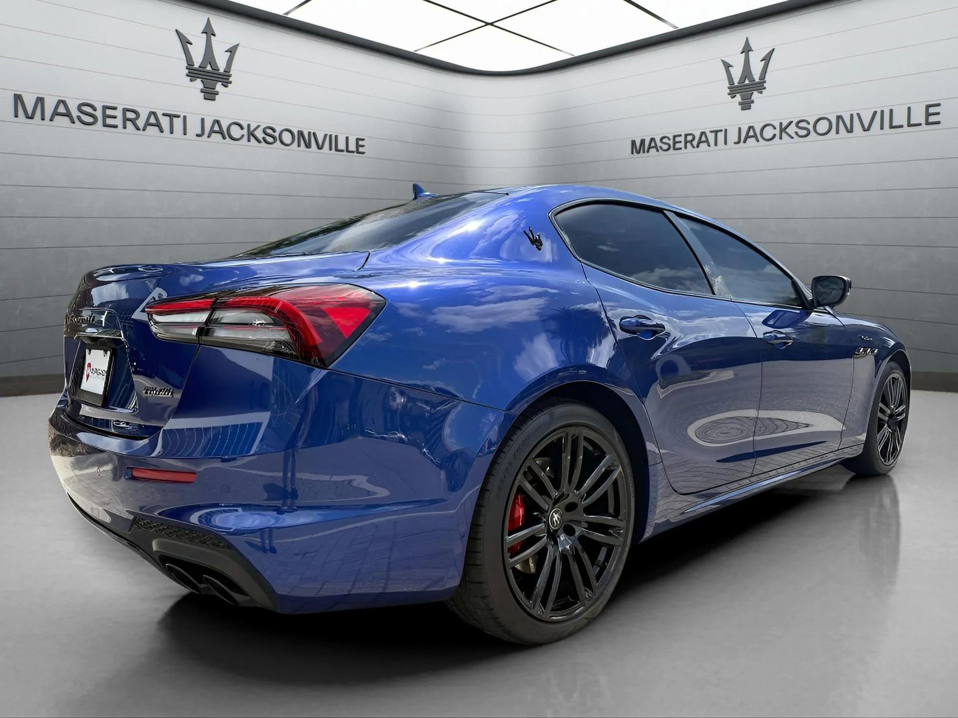 Certified 2023 Maserati Ghibli Modena Q4 AWD/4WD image 15